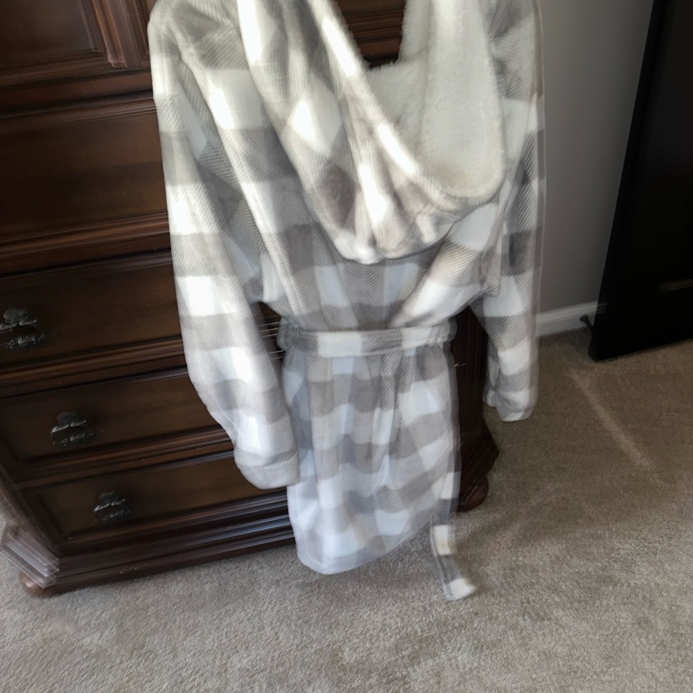 Fuzzy Bathrobe - image 3